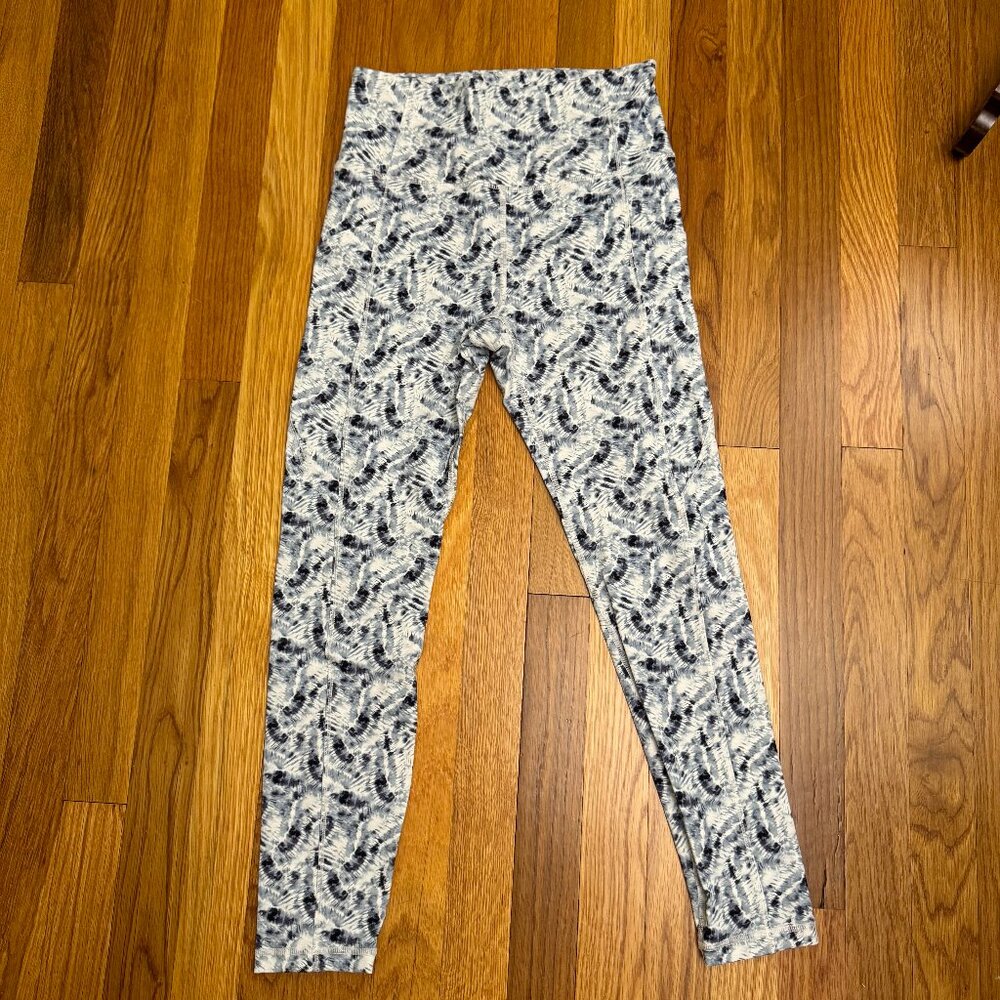 Zyia Centurion Leggings  -size 4 - fits like 6-8